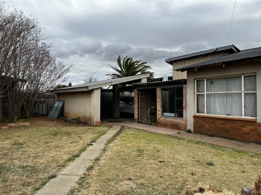 3 Bedroom Property for Sale in Roosheuwel North West